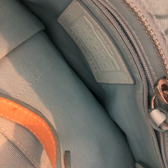 Light blue coach purse - Picture 4 of 4